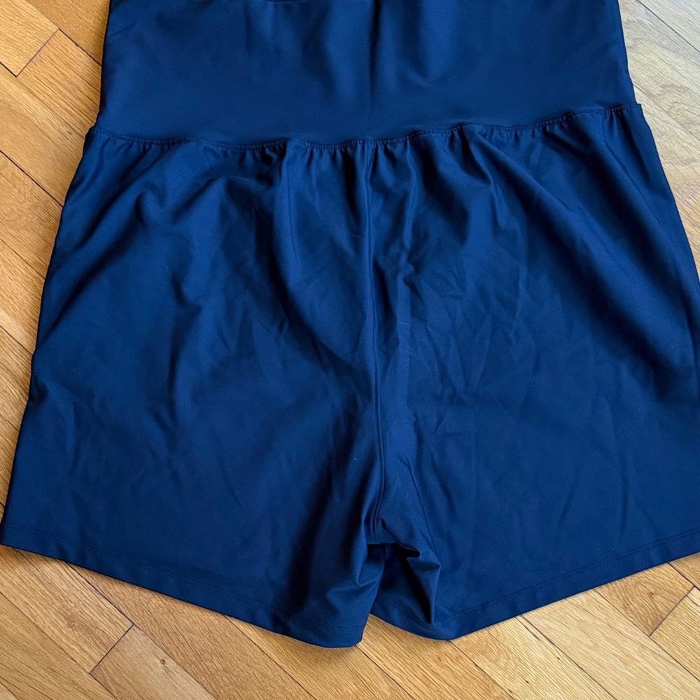 Old Navy Maternity black athletic shorts - Picture 3 of 3